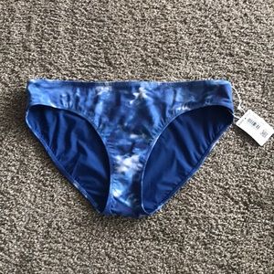 NWT Lululemon Sunshine Ahead MR Medium Bottom 10